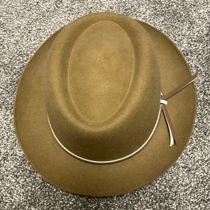 Gigi Pip short brim felt